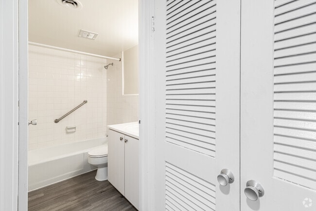 1BR, 1BA