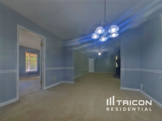 Photo - 490 Rocky Creek Dr