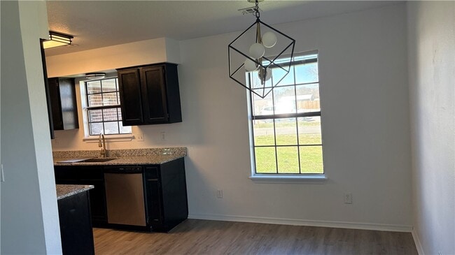 Photo - 621 E 1st St