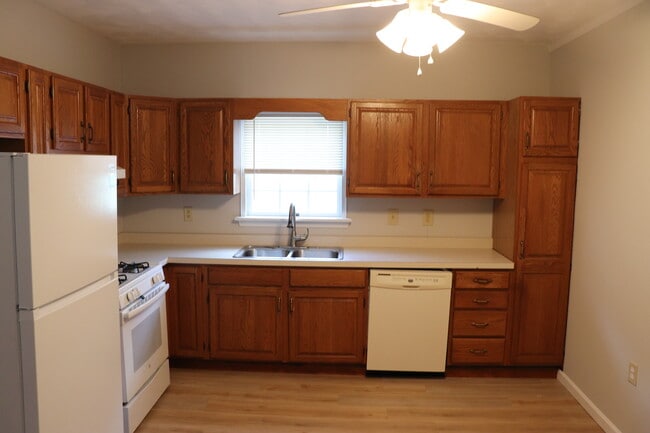 Building Photo - 1326 Madison Ave Unit #1 Rental