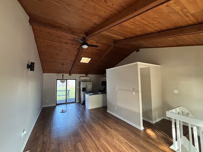 Photo - 575 El Paseo Pl