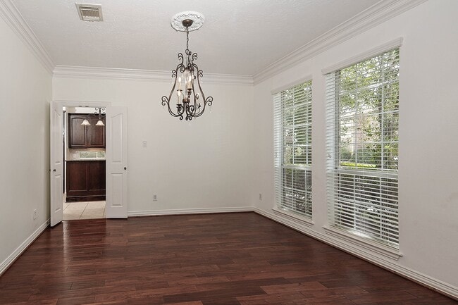 Photo - 27 Bluff Creek Pl