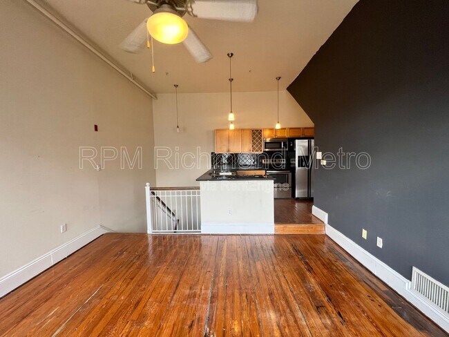Building Photo - 1321 1/2 E Main St Unit C13 Rental
