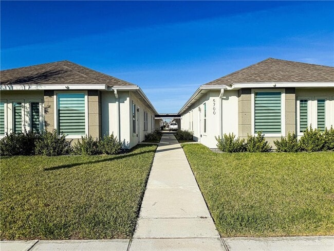 Building Photo - 21 Nightingale Ave Unit 1