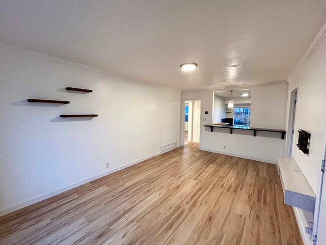 Photo - 326 Gregson Ave S