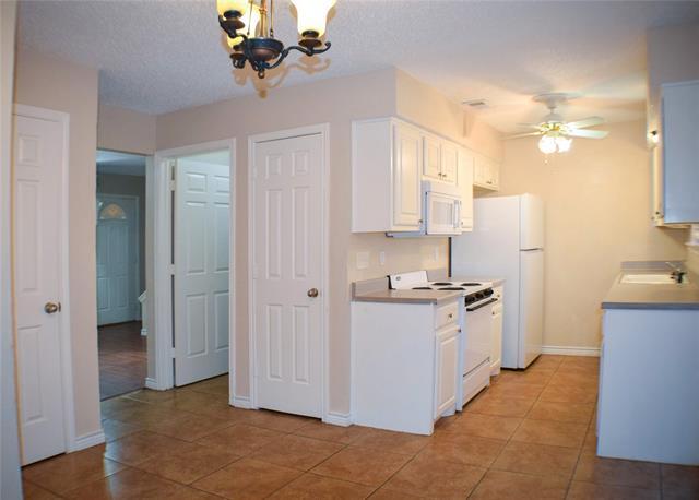 Photo - 916 Cedar Terrace