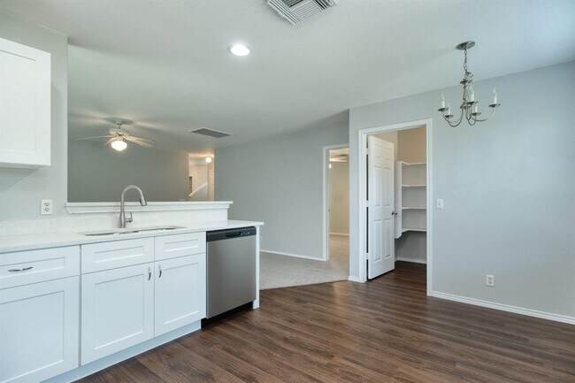 Photo - 14312 Cummins Way