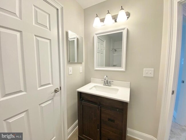 Photo - 167 Andover Pl