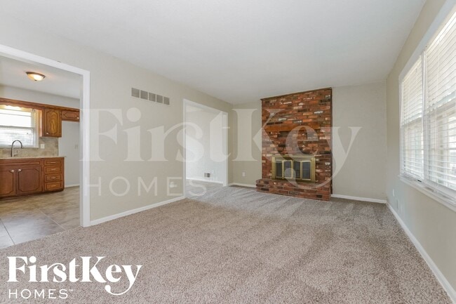 8913 E 90 Terrace