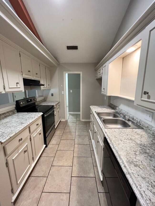 Photo - House For Rent!