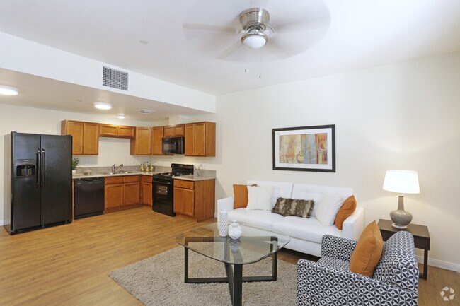 2 BR, 2 BA - 1000 SF
