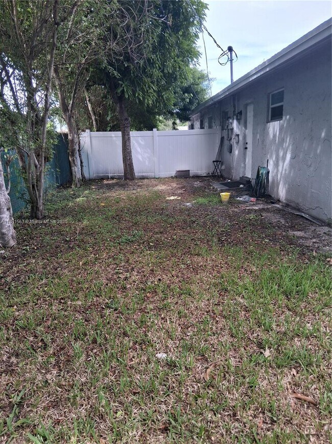 Photo - 2710 NW 6th St Unidad A