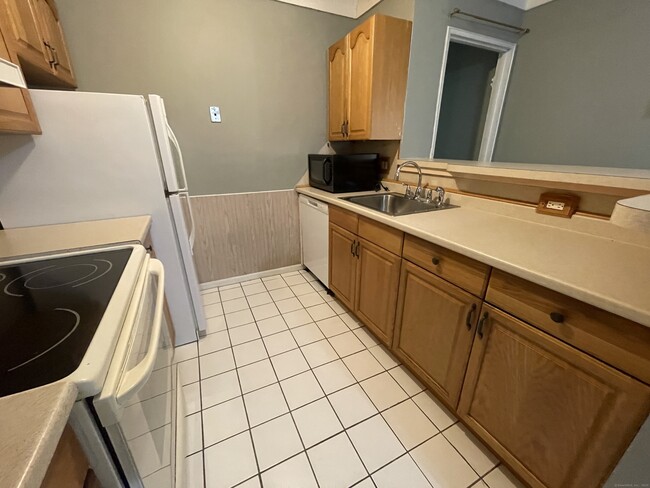 Building Photo - 28 Prospect St Unit 5 Rental