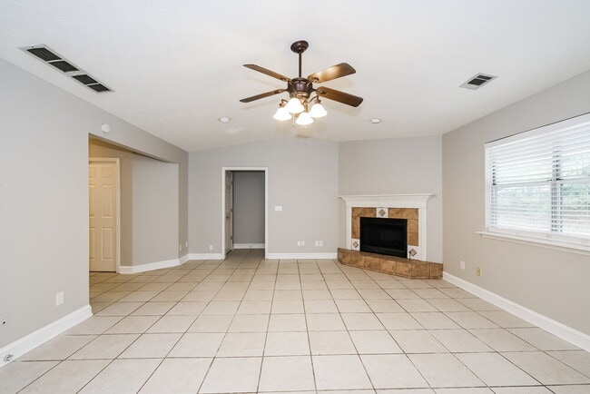 Photo - 831 Jefferson Dr SW