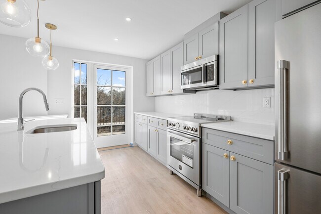 Photo - 139 Fifth Ave