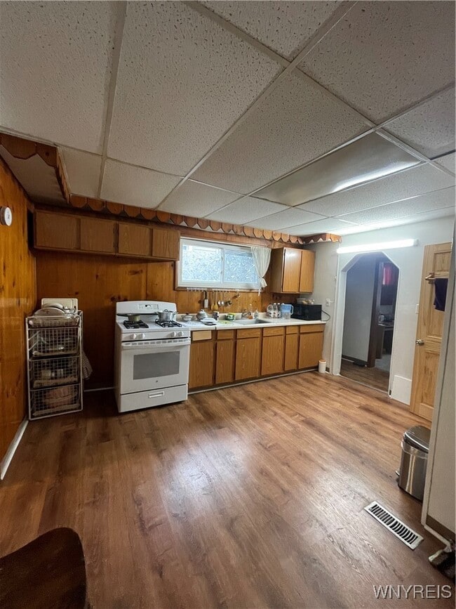 Photo - 226 Longnecker St