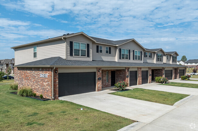 Summit Townhomes - Summit Townhomes