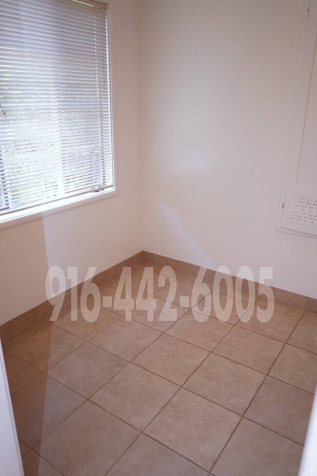 Photo - Kenwood Apartments 2426 Unidad 6