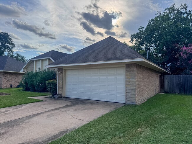 Photo - 14418 Moorfield Dr