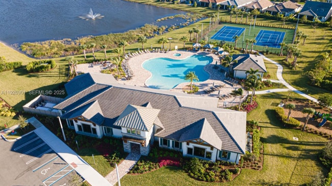 Photo - 8648 Escue St