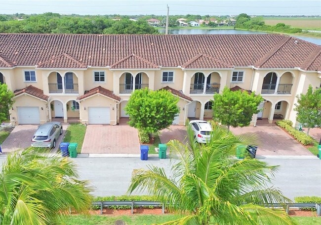 Photo - 16562 SW 71st Ter Casa Adosada