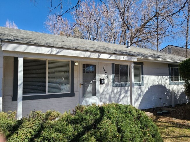 Charming 3BR House in University Hills - Charming 3BR House in University Hills