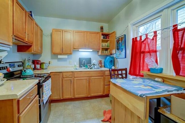 Photo - 7003 Elmwood Ave