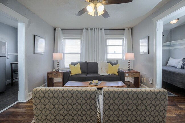 Photo - 3721 Broadway