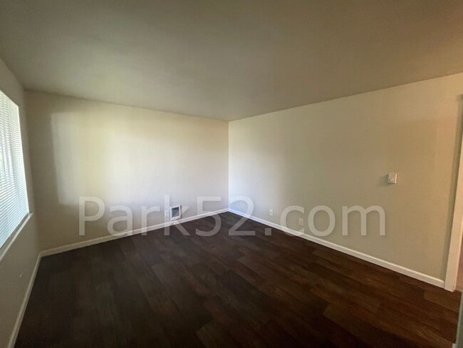 Photo - North Tacoma 1 Bed 1 Bath Apartment Unit #C