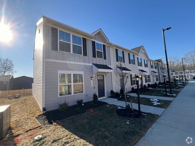 Building Photo - 1133 Canterbury Rdg Rd Rental