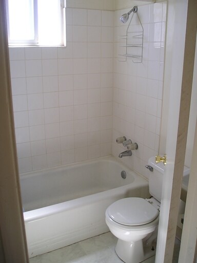 Photo - 1560 Mill St