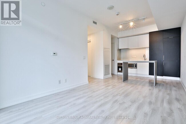 Photo - 33 Helendale Ave Unité 911