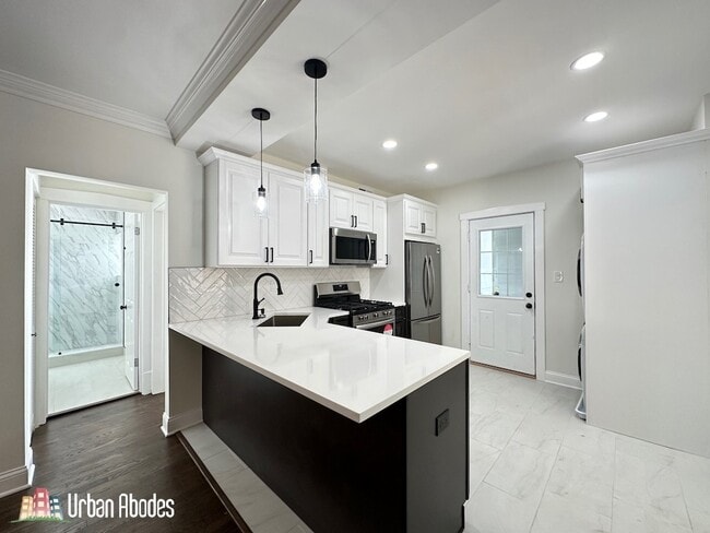 Photo - 3045 W Addison St Unit J09W