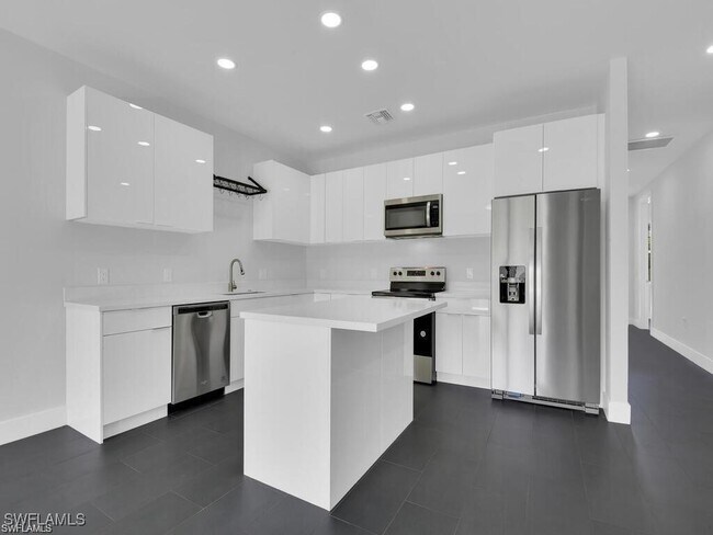 Photo - 4550 29th St SW