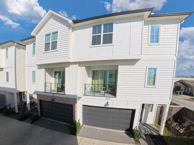 Photo - 4919 Avenue J