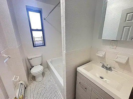 Photo - 2 bedroom in BRONX NY 10458 Unit 4E
