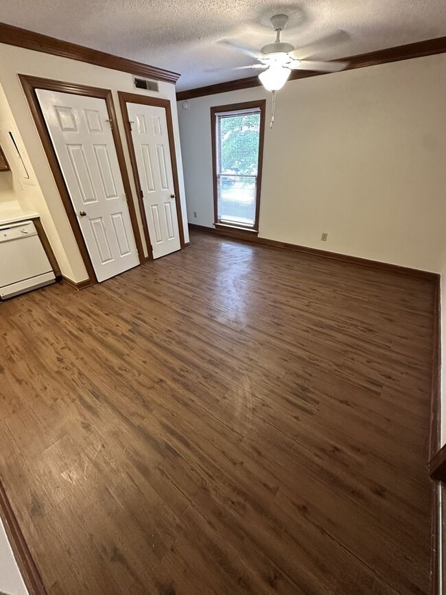 Building Photo - 1 Bedroom 1 Bathroom Condo!