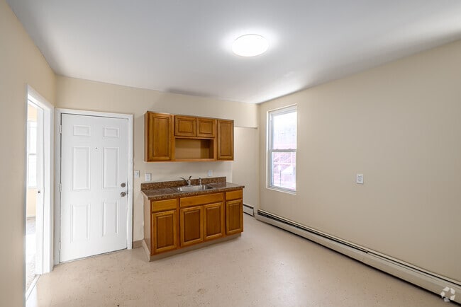 3BR, 1BA - Kitchen