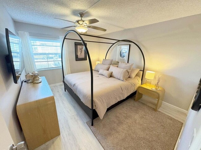 Photo - 644 Normandy Ln