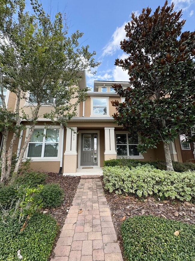 Building Photo - Gorgeous Lake View 3 BR 2.5 bath Luxury To... Rental