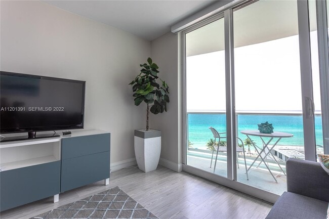 Photo - 3901 S Ocean Dr Unit 10M