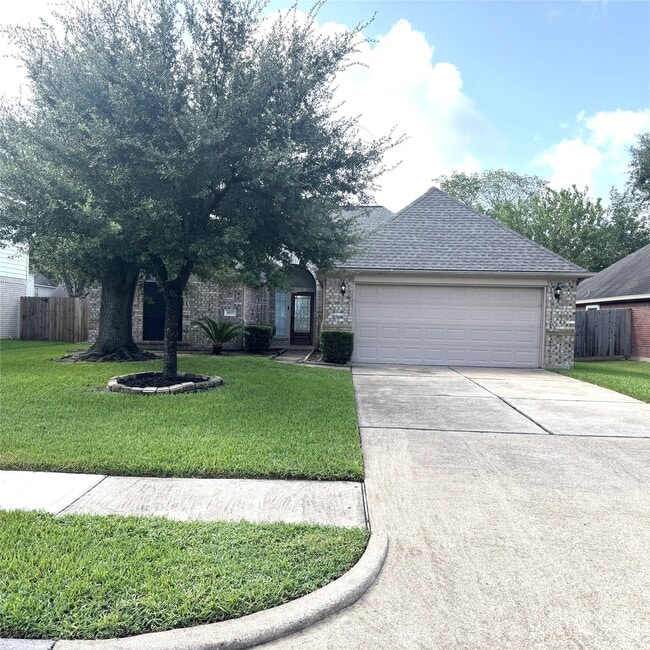 Building Photo - 10023 Hickory Trail Ln