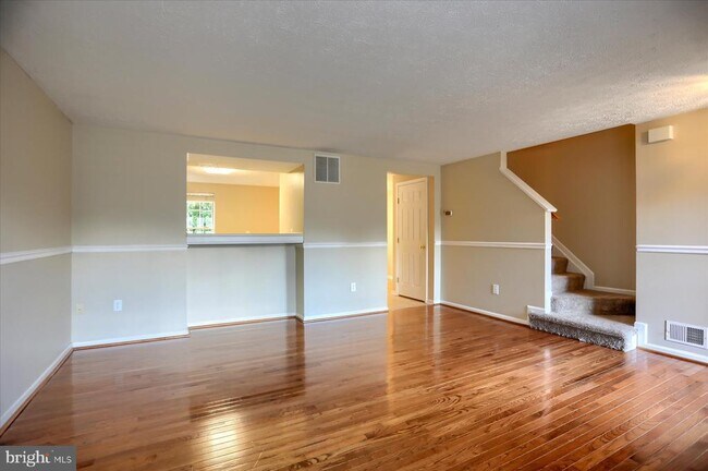 Photo - 437 Ashton Ln