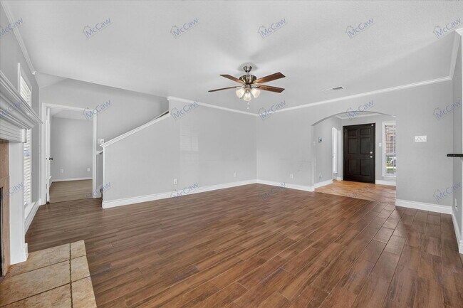 Photo - 333 Stately Oak Ln