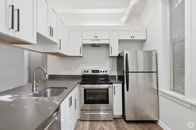 2BR, 1BA - 950SF - Kitchen