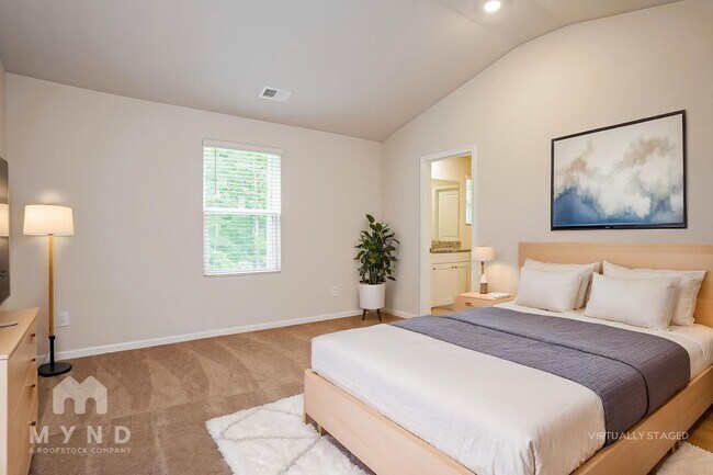 Photo - 104 Everglade Wy