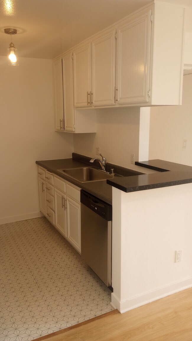 Photo - 465 Oak Street Glendale, CA 91204