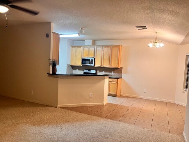 9406 Lakeway View Ln
