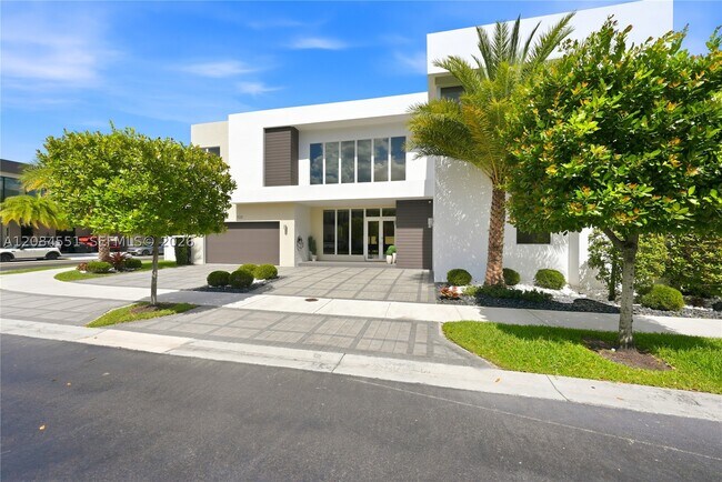 Photo - 7525 NW 103rd Pl