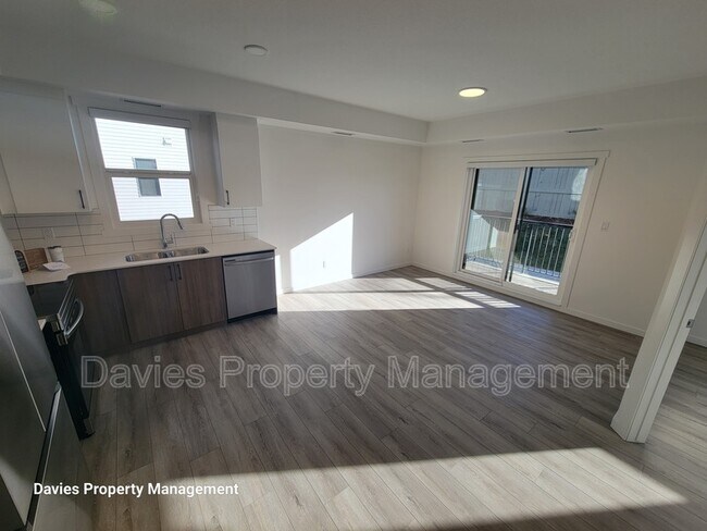 Photo - 9207-9228 228 St NW Unit #104